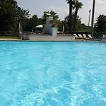 Motta Con Piscina E Tennis