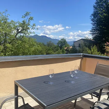 Motta Con Piscina E Tennis *