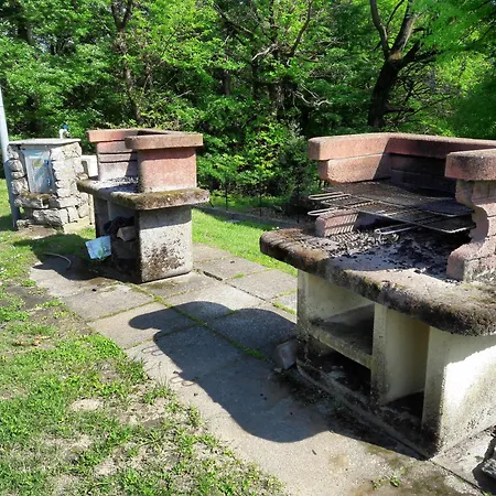 Motta Con Piscina E Tennis *