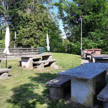 Motta Con Piscina E Tennis 아파트 *