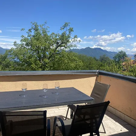 Apartment Motta Con Piscina E Tennis