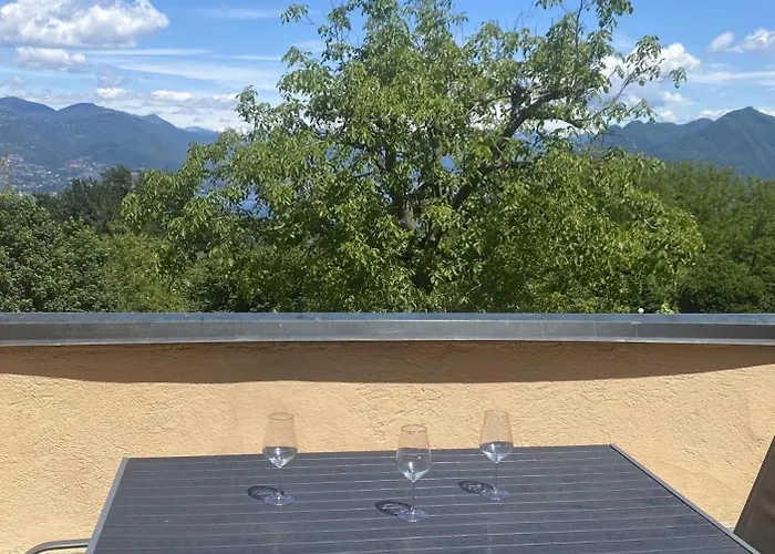 Motta Con Piscina E Tennis *