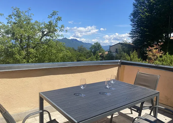 Motta Con Piscina E Tennis *