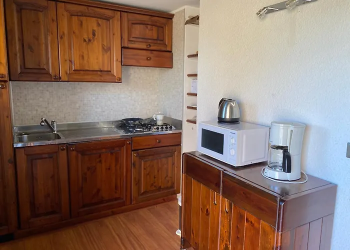 Motta Con Piscina E Tennis Daire *