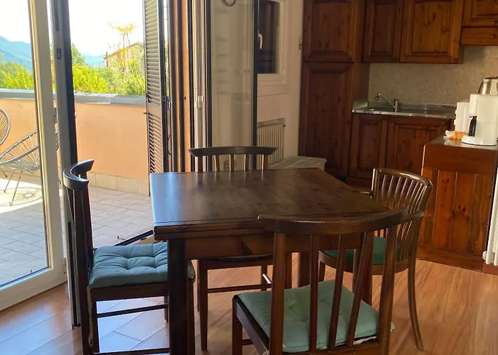 Motta Con Piscina E Tennis Lejlighed *