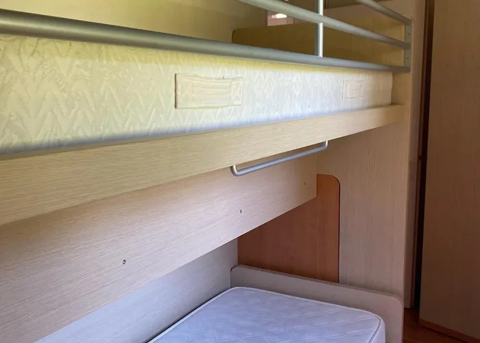 Motta Con Piscina E Tennis Daire