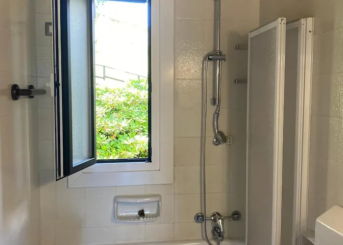 Motta Con Piscina E Tennis * Brisino