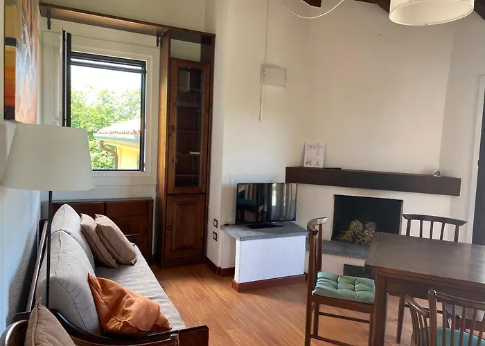 Motta Con Piscina E Tennis